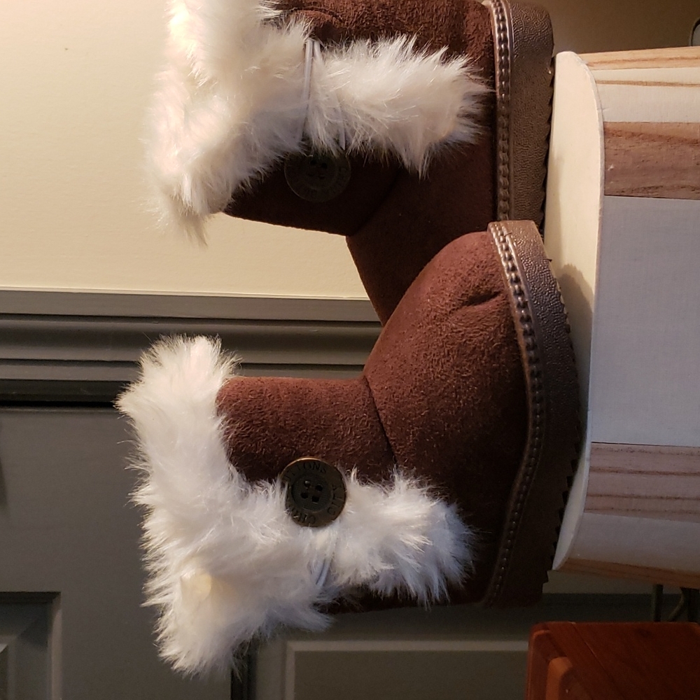 Toddler's 22 booties faux fur trim